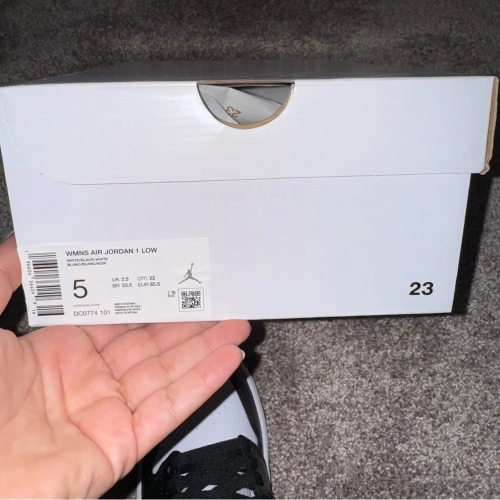 New Size 5 Nike Air Jordan 1 Low Sneakers Black White